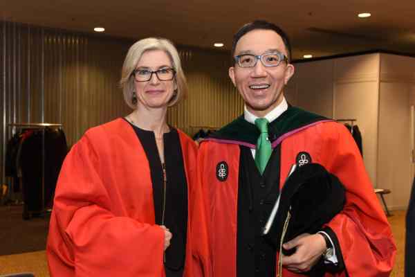 香港大學醫學院祝賀珍妮花‧杜德納教授獲得諾貝爾化學獎