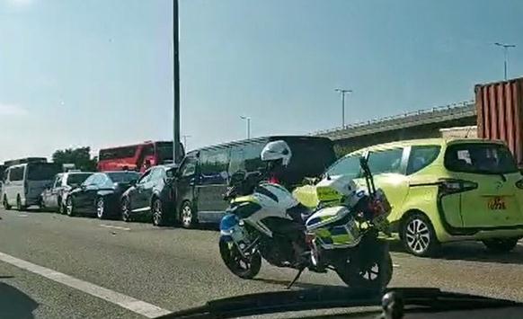 屯公東廊多車連環撞4人送院 意外現場已清理