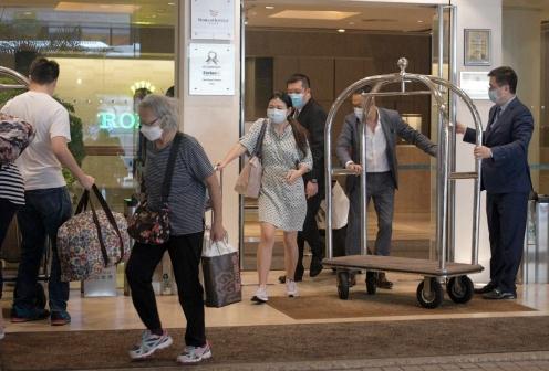 帝苑酒店住客全數撤離 57名員工送往檢疫中心