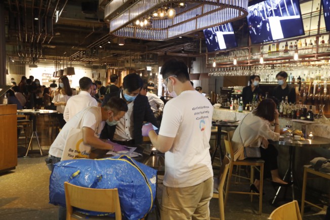 酒吧群組個案再有流動檢測車台派樽