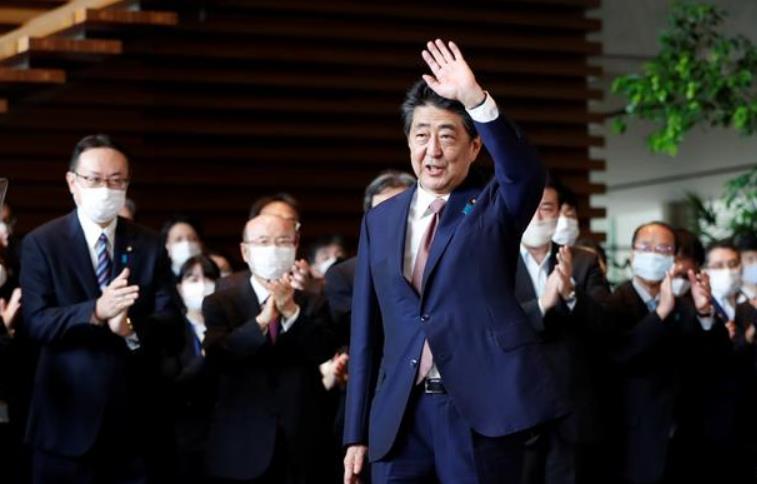 安倍辭職後頻刷存在感 日媒：或為再次上台做準備