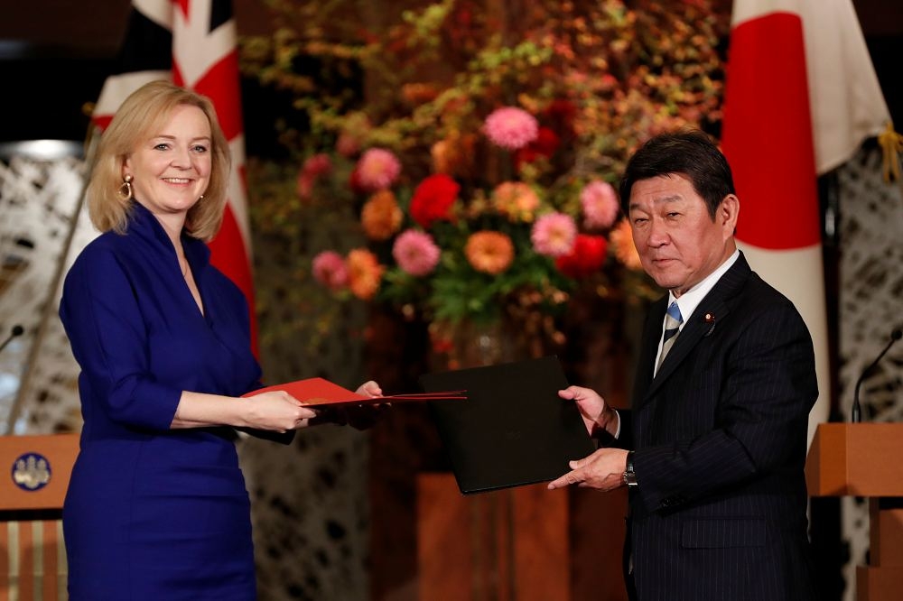 英日簽署自貿協議　明年元旦生效