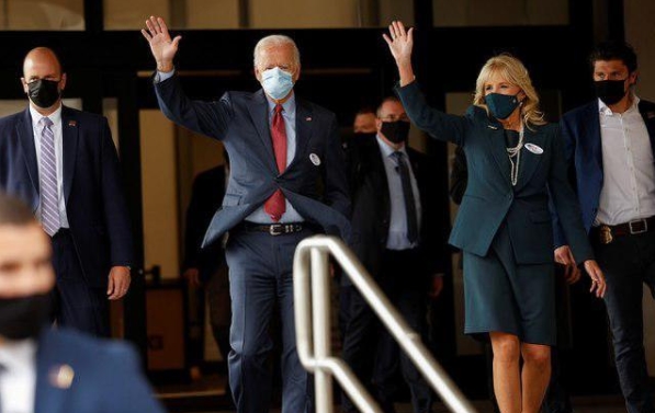 拜登完成美國大選投票 周六將與奧巴馬聯合亮相