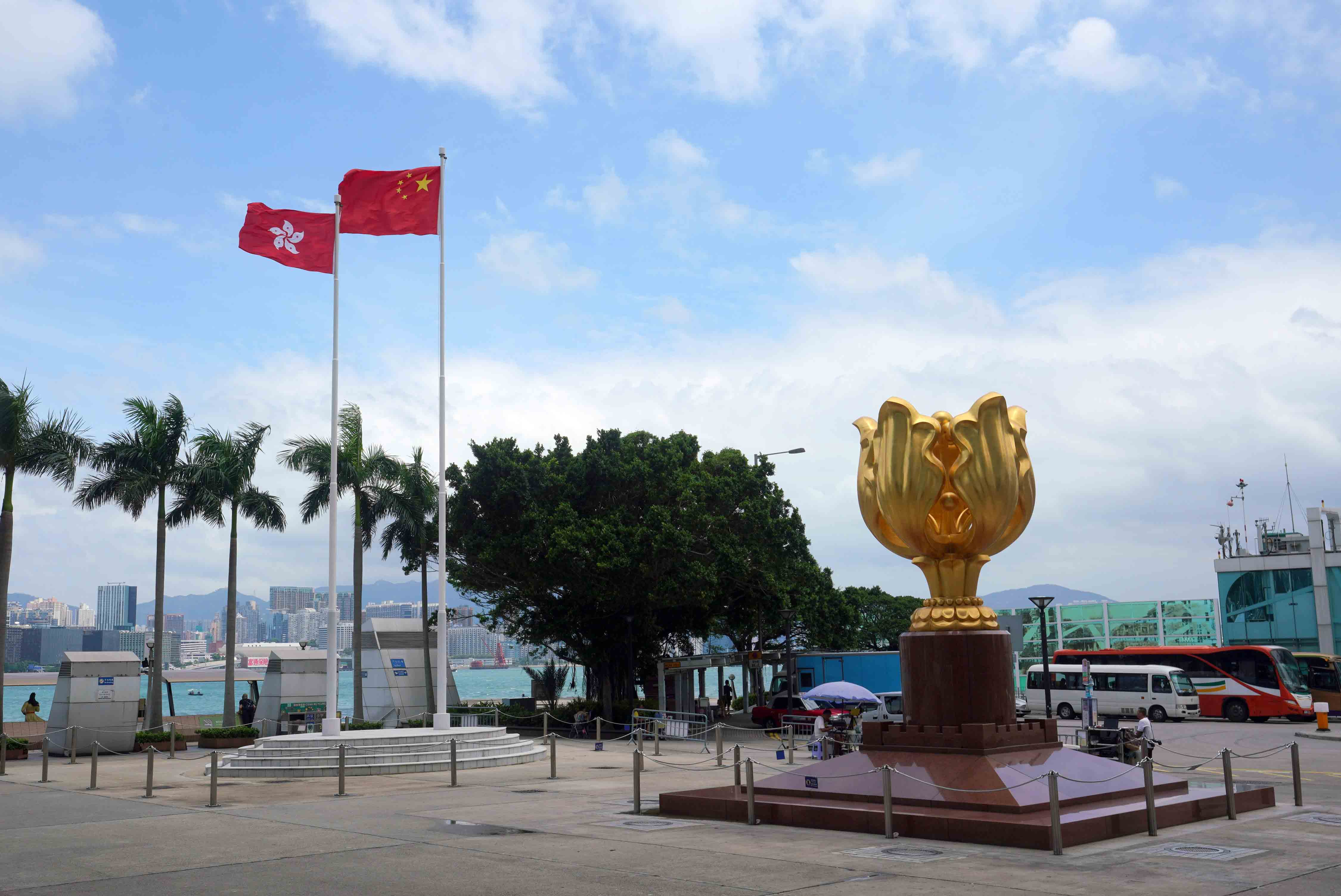 【官媒發聲】有效管控疫情 香港經濟才能更好走出困境