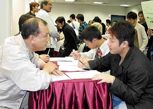 【 港事講場】 多管齊下支援青年就業