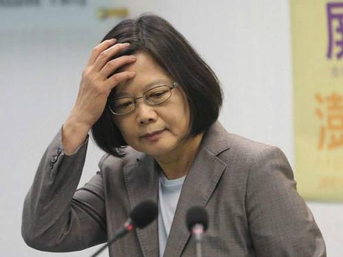 選前追捧特朗普、如今示好民主黨 「押錯寶」令民進黨當局陷尷尬