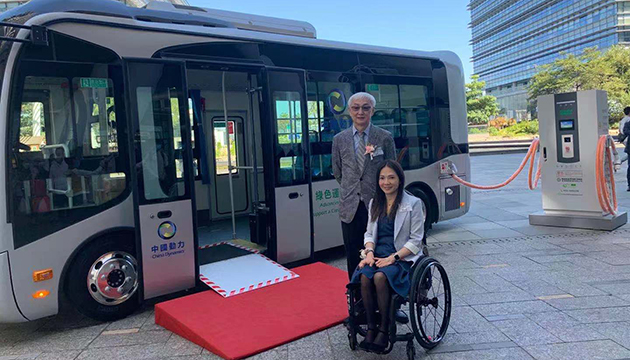 中國動力推出香港首輛電動無障礙小巴