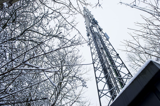 長和916億出售歐洲鐵塔資產 以降低長和負債比率