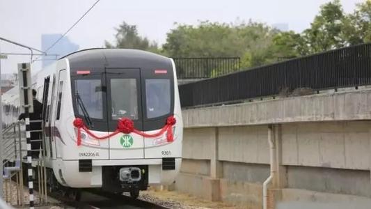 内地在建「最快地鐵」下穿珠江段右線隧道順利貫通