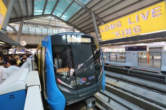 曼谷地鐵藍色線延長線正式通車 泰國國王親臨主持