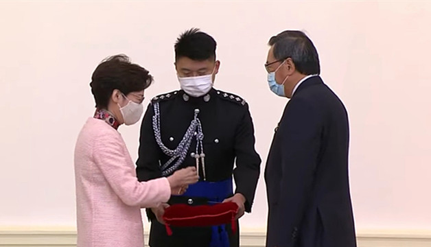 有片｜行政長官向首批220人授勳 梁君彥等四人獲大紫荊勳章