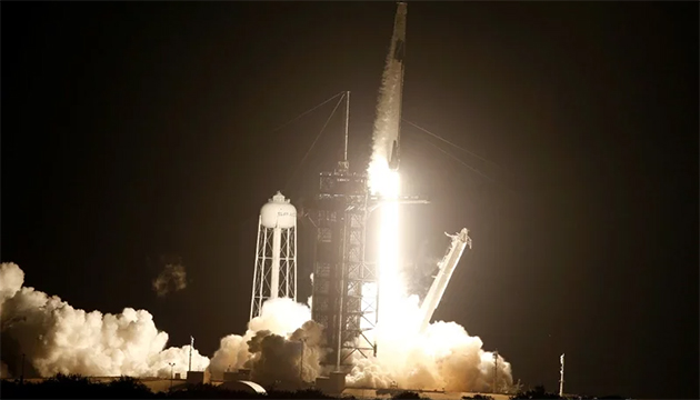 美國執行首次商業載人飛行任務 飛船成功入軌