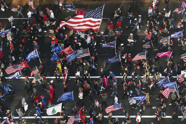 華盛頓集會與衝突持續不斷 21人被捕