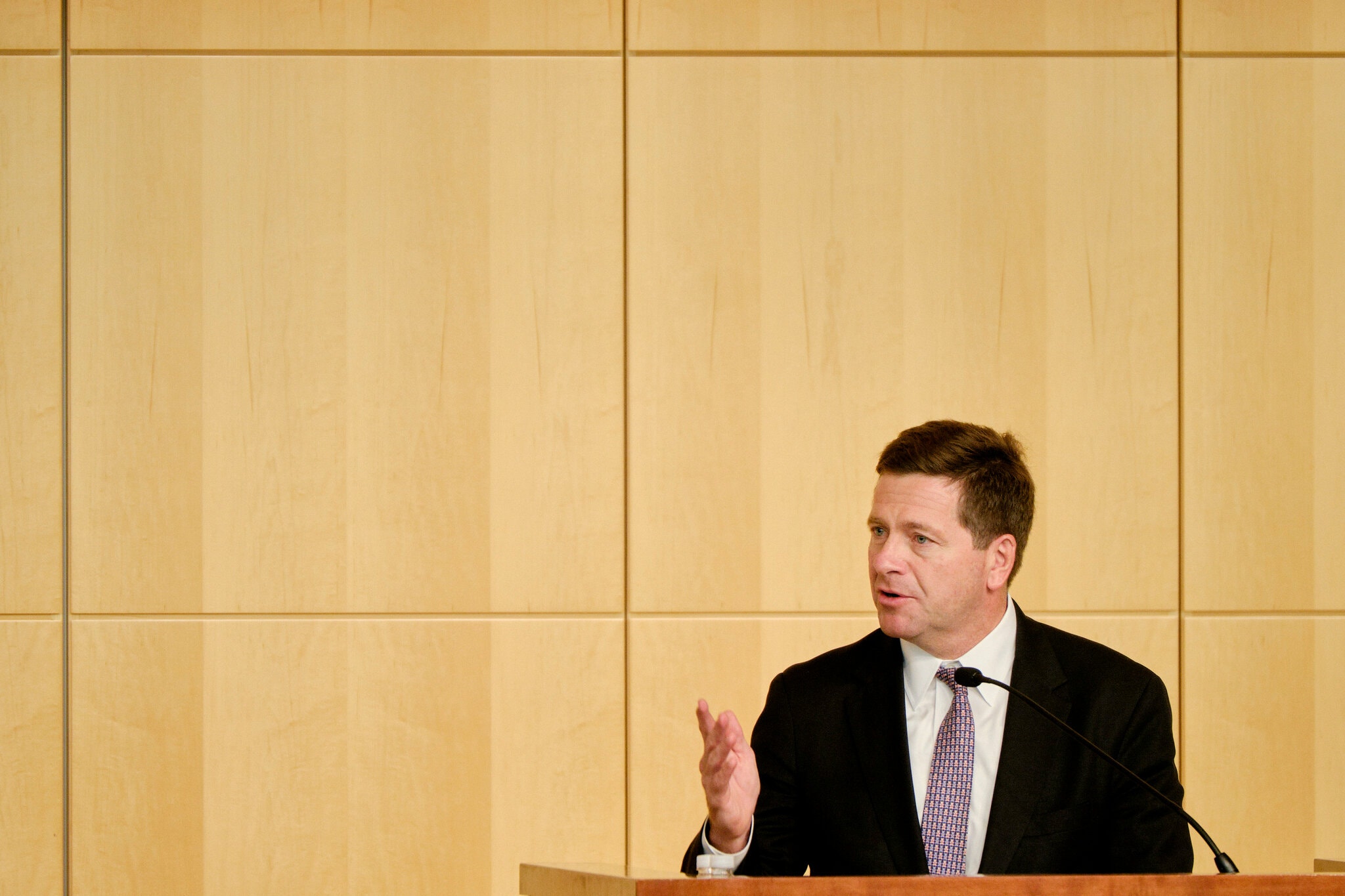 美媒：美證交會主席將於今年年底離任