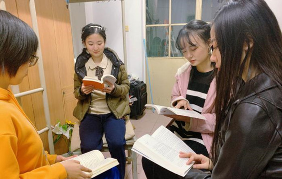 西安交大一寢室女生全部保研：求學路上相互扶持