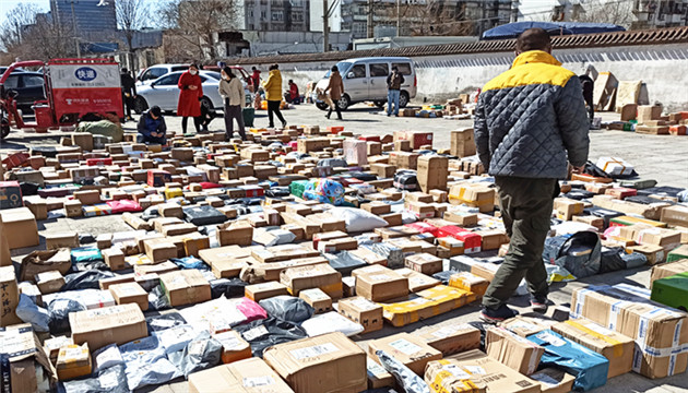 內地快遞年業務量首次突破700億件