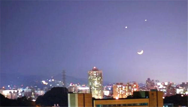 10月初五「雙星拱月」將現「歪嘴」笑臉