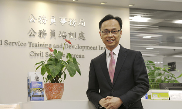 公務員事務局局長嘉許優秀公務員 100位公務員獲獎