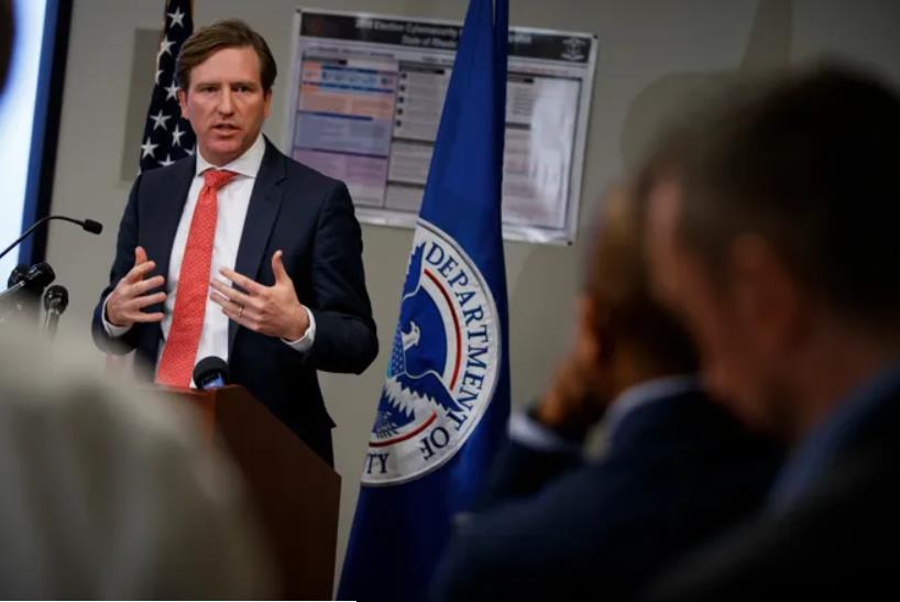 特朗普宣布解僱美國網絡安全局局長 立即生效