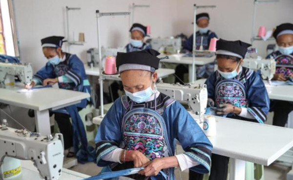 人社部：就業扶貧5年成效顯着 累計建扶貧車間32688個