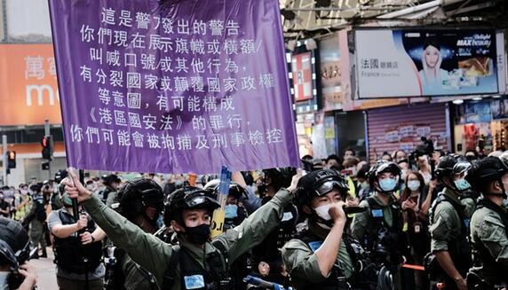 全世界防暴警都不展示編號 為什麽香港防暴警卻一定要?