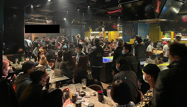 尖沙咀一酒吧多人聚集 警檢控負責人票控68酒客