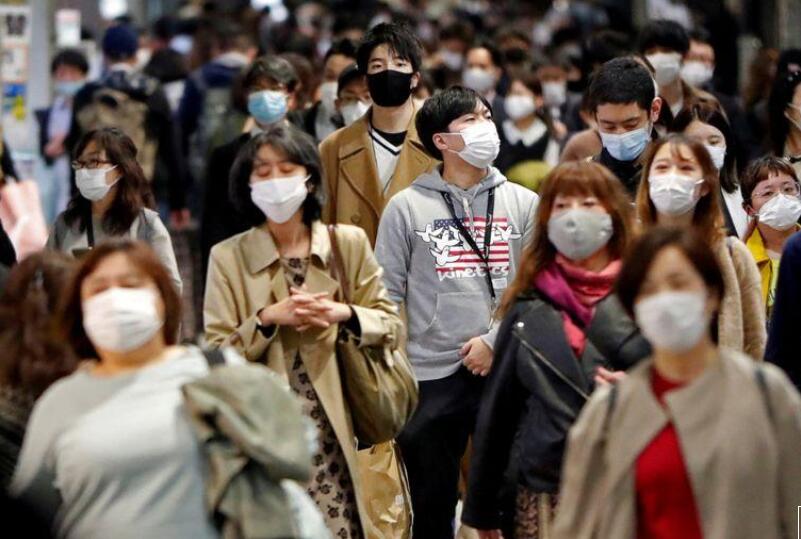 日本疫情嚴峻下仍有大批民眾趁假期遊覽