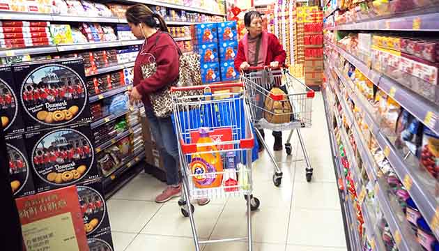 調查指53%香港消費者每月家庭收入比疫情前下降