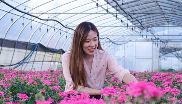 香港九零後梁安莉高原扶貧 像花一樣綻放