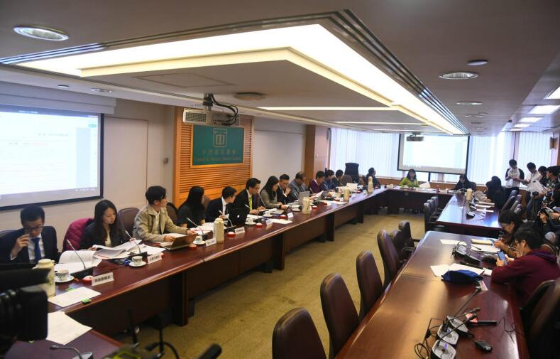 【港事讲场】區議會止亂刻不容緩