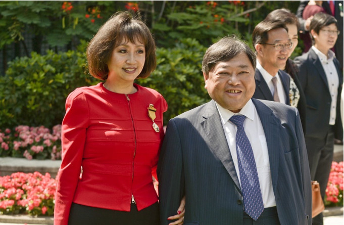 邱達昌妻吳惠平染疫 否認屬跳舞群組