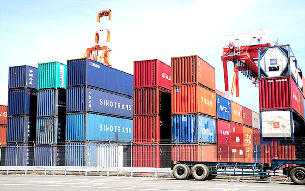 集裝箱運價暴漲300% 一箱難求凸顯供求失衡