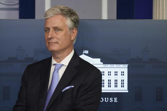 美媒曝美高官奧布萊恩訪越南「被嫌棄」：餐被送至酒店房間外自取