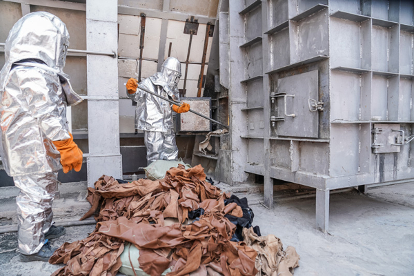 四部門發文：明年起全面禁止進口「洋垃圾」