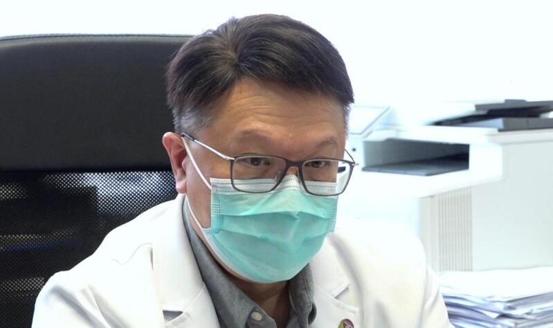 許樹昌：料政府很快公布收緊疫措 建议留學生返港後接受3次檢測