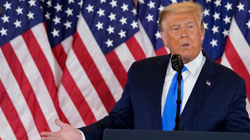 拜登摔倒受傷後 特朗普發推：早日康復