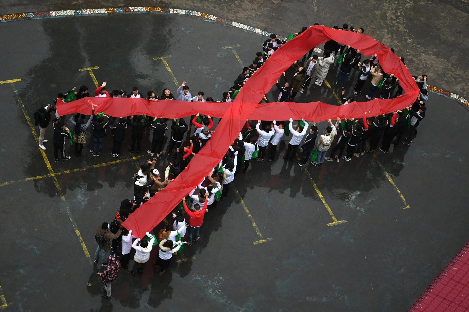 李克強對艾滋病防治工作作出重要批示 強調要加強科研攻關和藥品供應保障