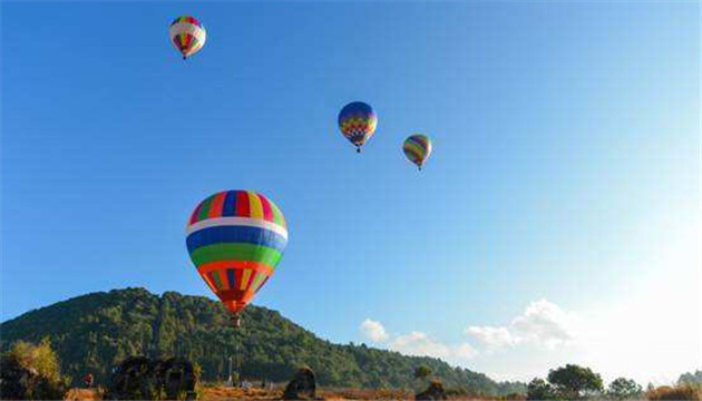 雲南騰衝熱氣球工作人員墜亡 火山景區停業整頓