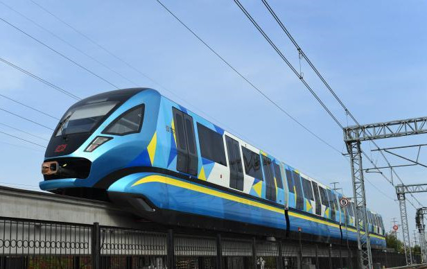 國內速度等級最高跨座式單軌列車成功試跑 正式下線