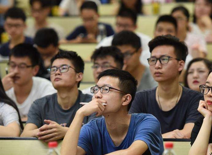 中國高等教育毛入學率超五成 在學總人數超4000萬