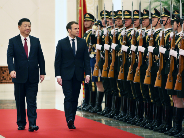 習近平就法國前總統德斯坦逝世向馬克龍總統致唁電