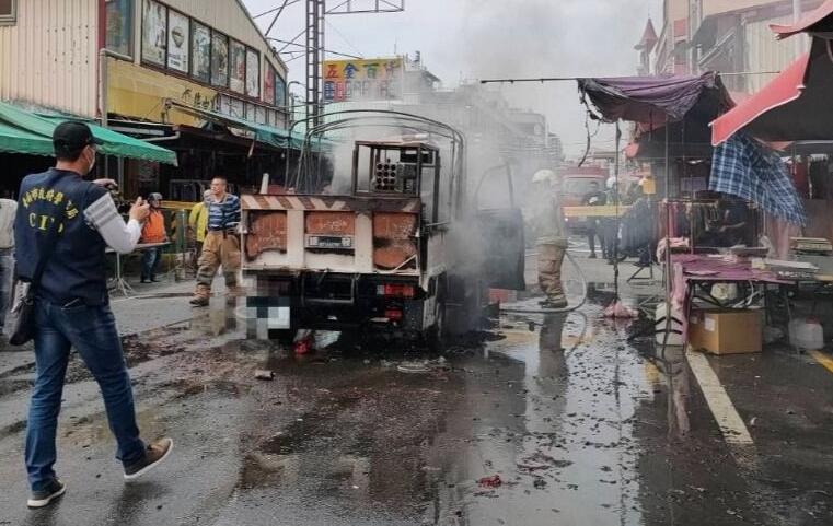 廟會小貨車起火6人跳車  8歲女童逃生不及喪命