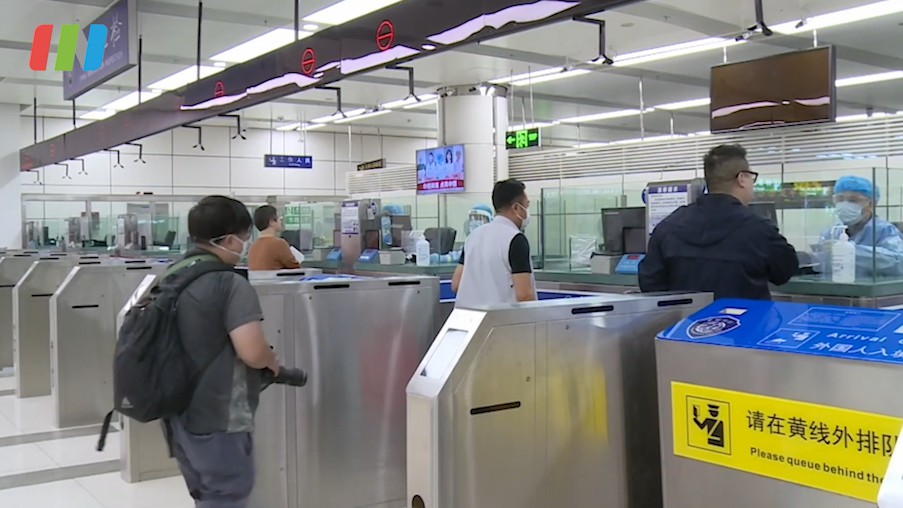 有片丨深圳灣口岸回應港入境排長龍：即檢即走沒爆滿