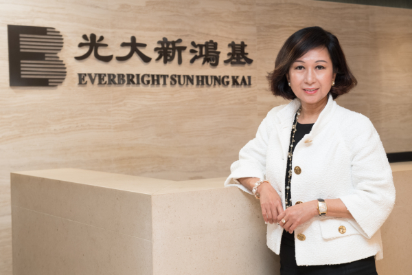 光大新鴻基營業董事李愛平 與團隊並肩跨越金融逆境