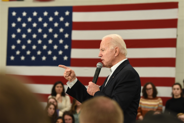 特朗普簽令確保疫苗美國優先 拜登公布百日抗疫計劃