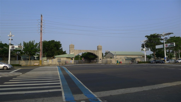 有片丨高雄205兵工廠發生爆炸 「鋁粉閃燃」炸傷3官兵