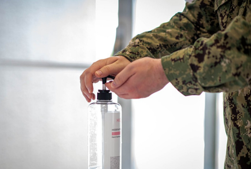 駐日美軍現聚集性疫情：不顧防疫聚餐致多人感染