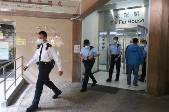 屯門兆康苑8旬母倒斃女兒伴屍多日送院不治