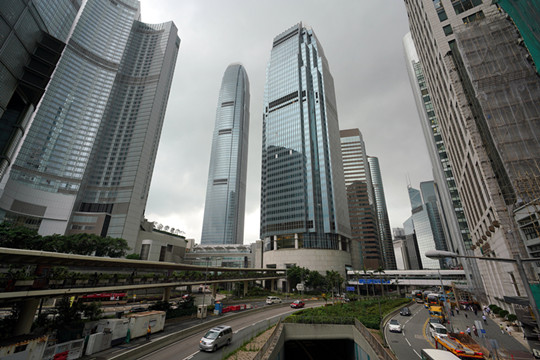 減辣效應甲廈量升價跌 交投創半年新高