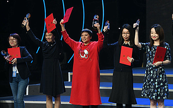 李亞威：2020年7部作品 9個國內外獎項